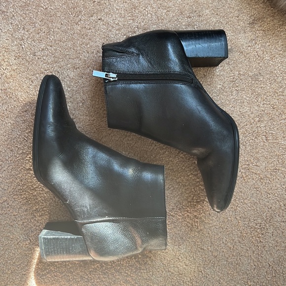 Rockport pointed heeled black leather booties, size 7.5, well worn - Picture 3 of 8